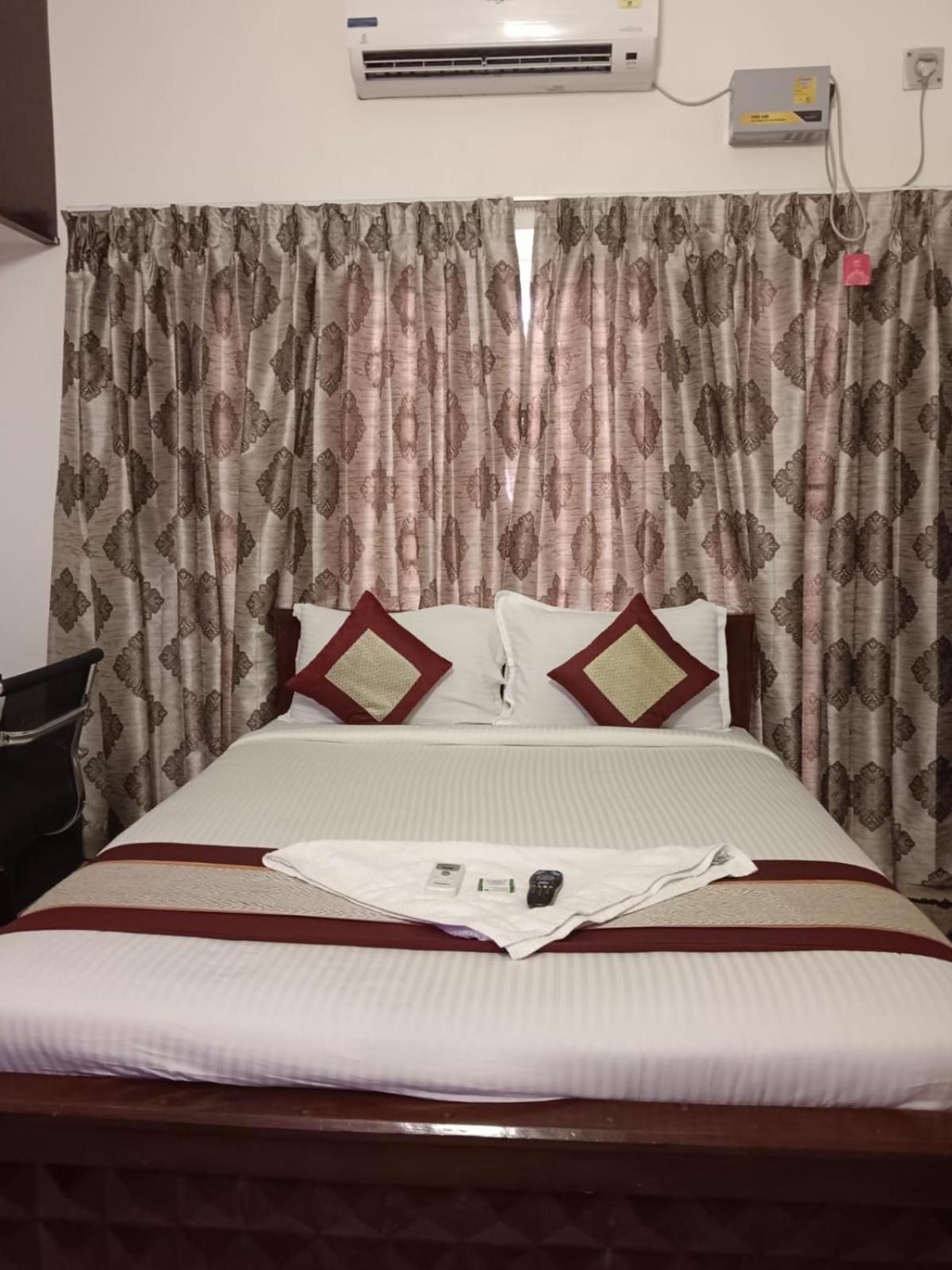 Iris Comfort Inn Čennai Exteriér fotografie