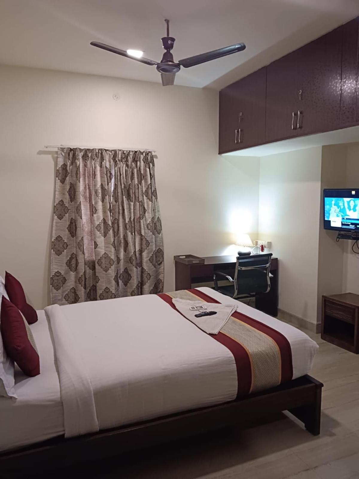 Iris Comfort Inn Čennai Exteriér fotografie