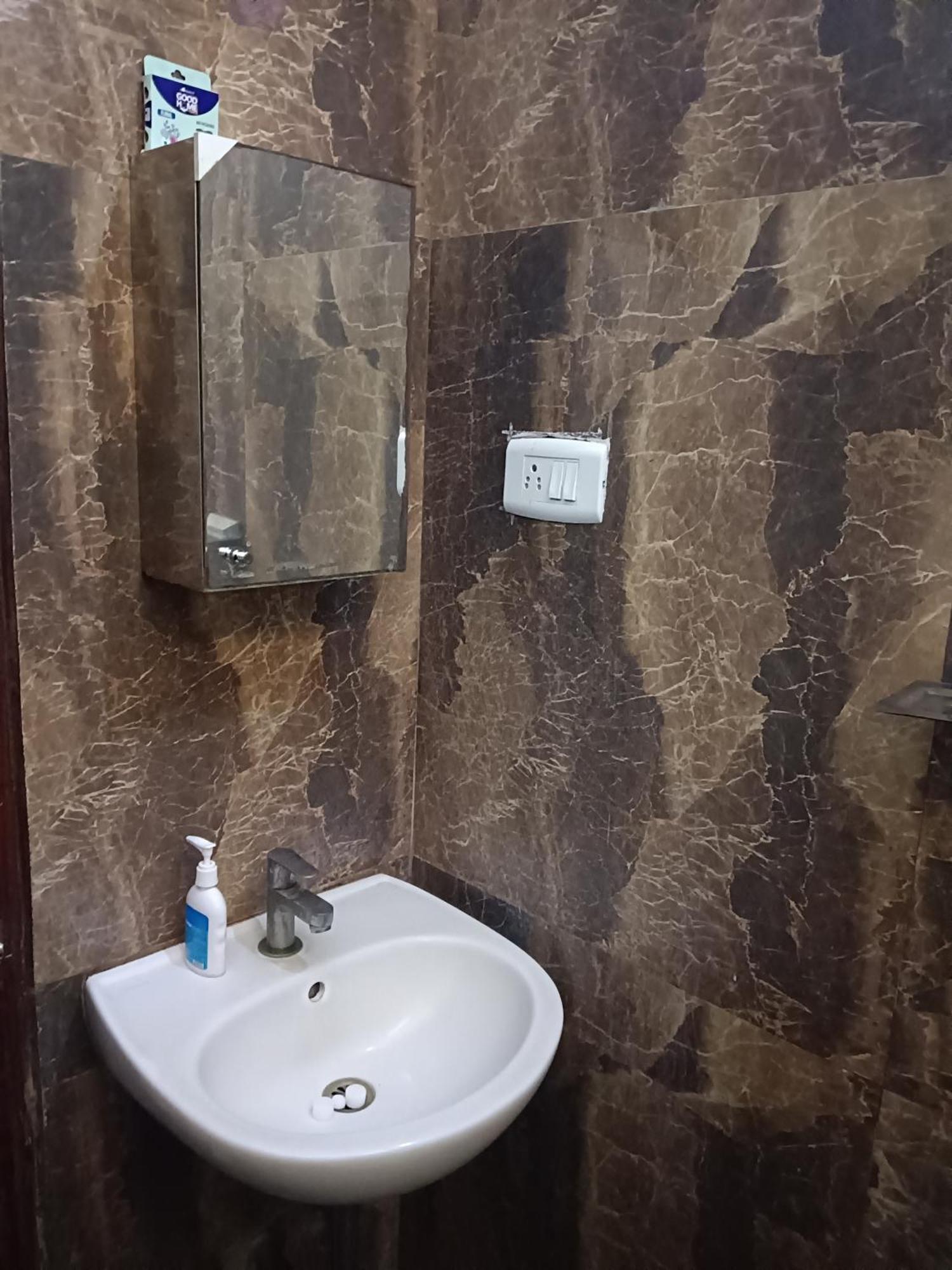 Iris Comfort Inn Čennai Exteriér fotografie