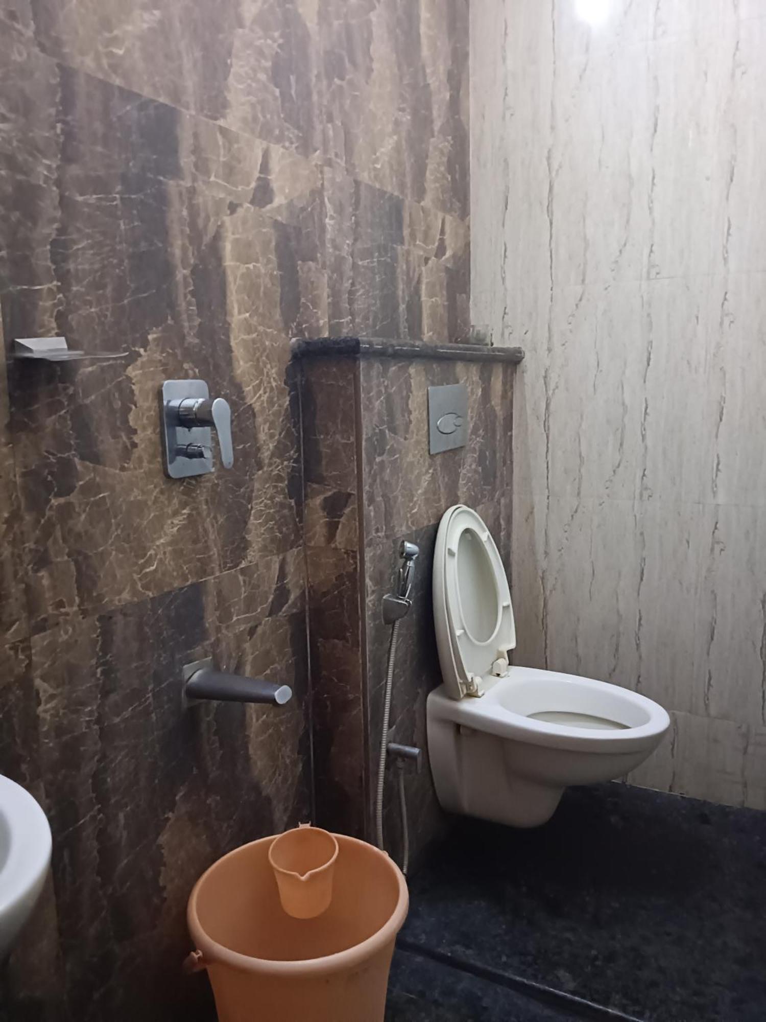 Iris Comfort Inn Čennai Exteriér fotografie