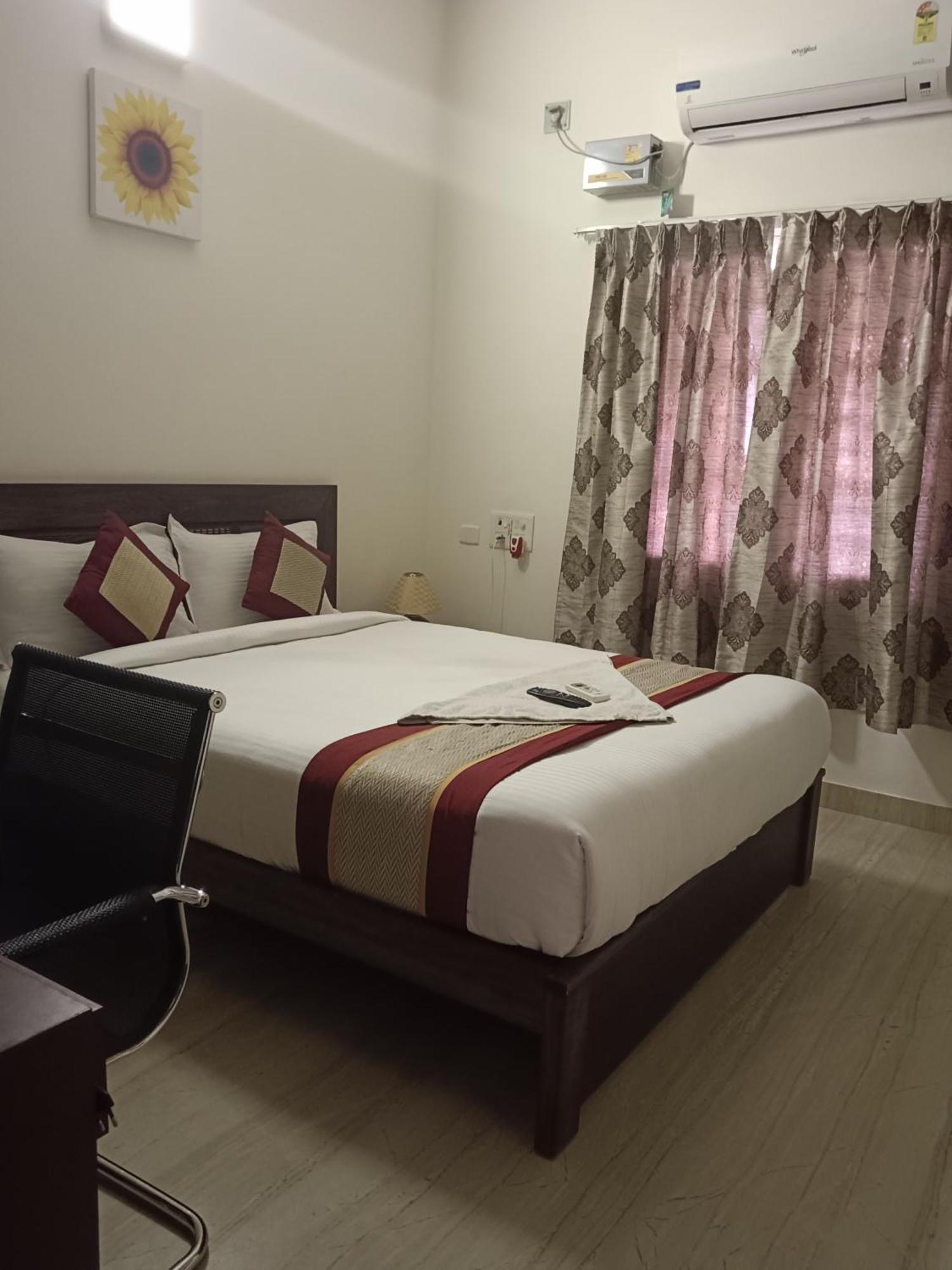 Iris Comfort Inn Čennai Exteriér fotografie